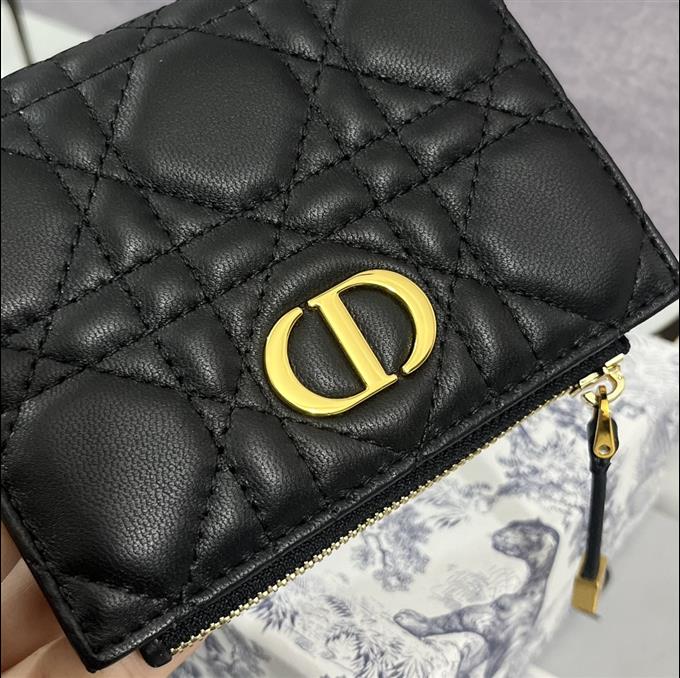 2025228Y 220P182144658